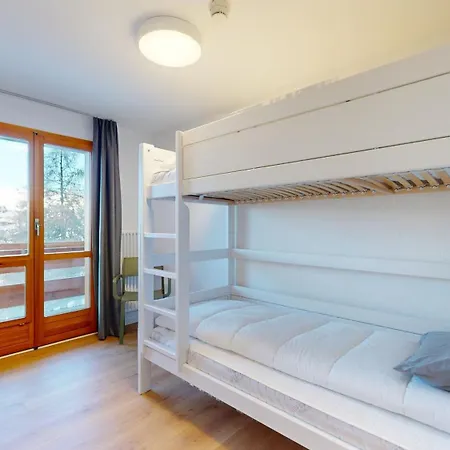 De L Ours Authentic Etage Fontaine 14 Pers *