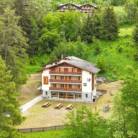 De L Ours Authentic Etage Fontaine 14 Pers 게스트하우스 *