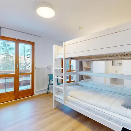 ゲストハウス De L Ours Authentic Etage Fontaine 14 Pers Agettes