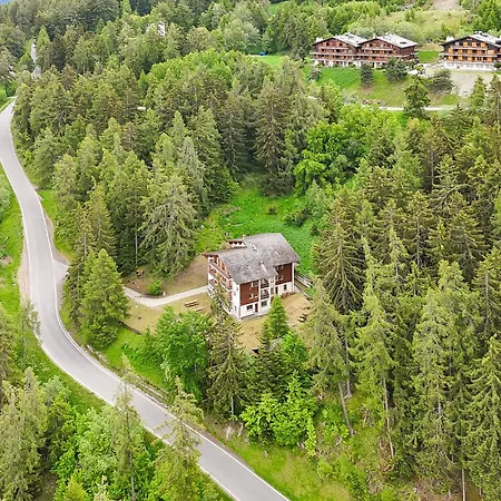 De L Ours Authentic Etage Fontaine 14 Pers ゲストハウス